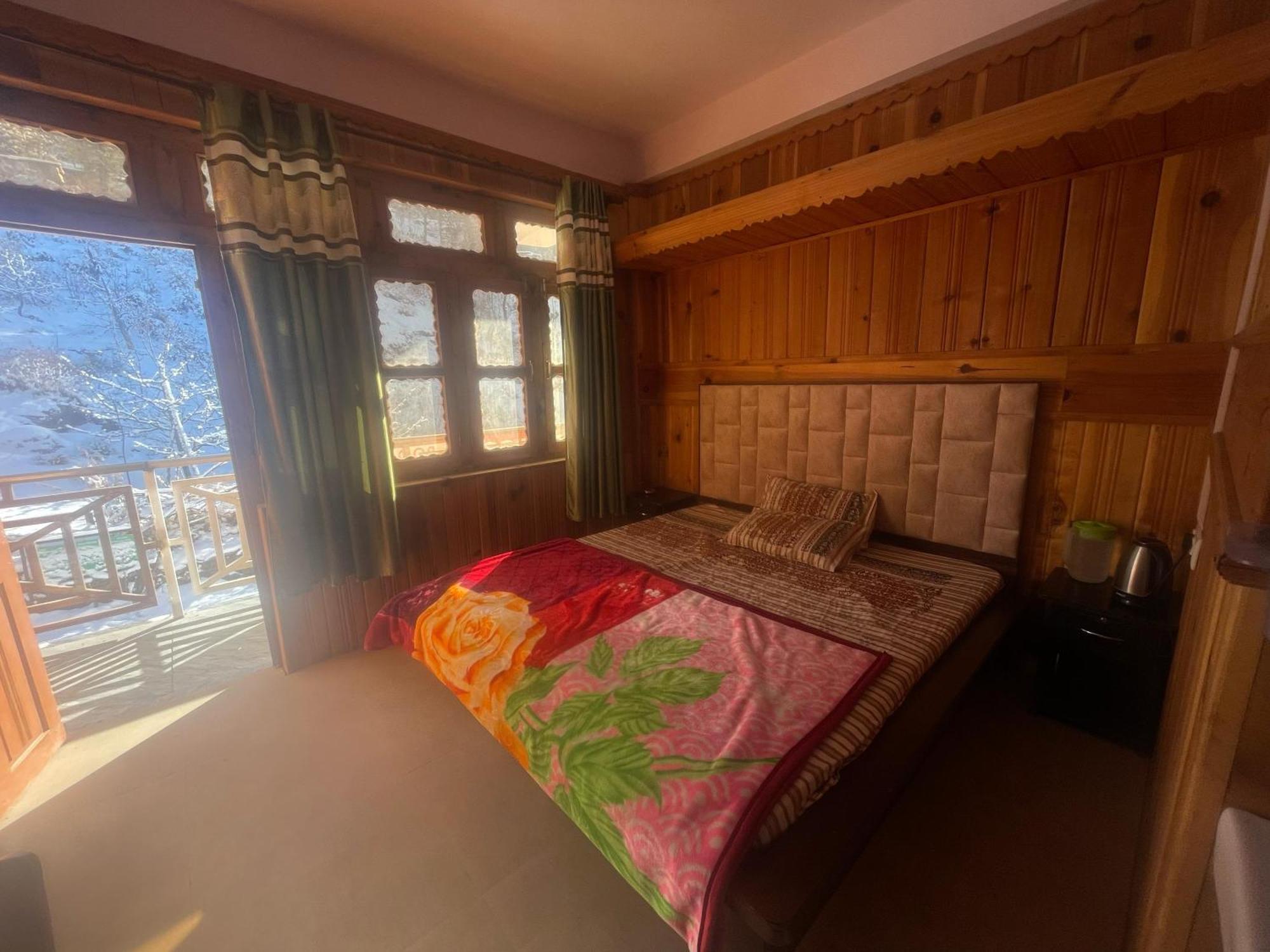 Hotel Sss The Chanshal Retreat Khashdhar Exterior foto